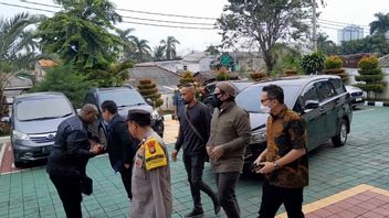 Hadiri Sidang Cerai, Virgoun Dikawal Aparat Kepolisian