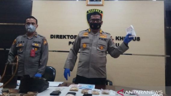 Half A Kg Of Fake Gold Confiscated From A Shop In Bengkulu, The Owner Was Arrested By The Police