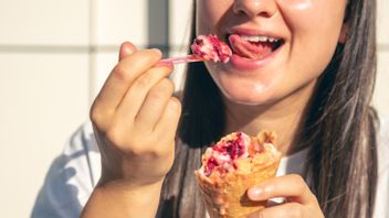 Takjil Dingin dan Segar, Racik Inovasi Es Krim untuk 