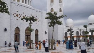 Pemkot Surakarta Tertibkan Parkir Liar Sekitar Masjid Sheikh Zayed