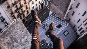 دوستينغ كوكاين، الرجل البريطاني القفز من شرفة المبنى في إسبانيا