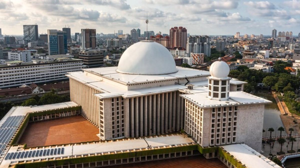 Istiqlal Mosque Holds Magical Prayers For Ismail Haniyeh Friday Afternoon