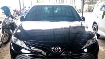 The Camry Sedan Driver That Goes Viral On Social Media Turns Out To Be A Student, Was Mocked By Residents Of Jalan Kramat, Central Jakarta