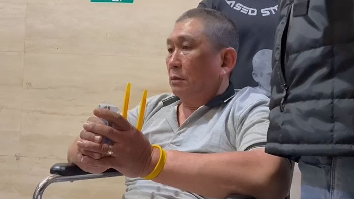 科科·埃尔文·班达尔·纳科巴的出现 警察贿赂者，他的腿被枪杀，因为他试图逃跑