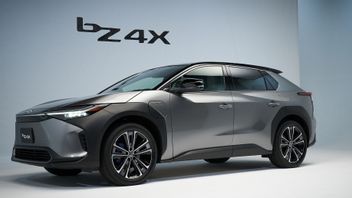 Resmi! Toyota dan Lexus Adopsi Sistem Pengisi Daya Tesla Mulai 2025