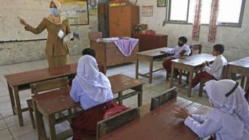 Évaluation De L’apprentissage En Face à Face, Le Gouvernement De La Ville De Cirebon Organise Un Test D’écouvillonnage De Masse Dans 30 écoles