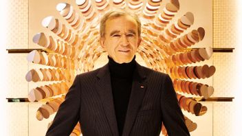 Conglomerate Bernard Arnault, LV Boss, The Third Richest Person In The World, Sells All Of His Carrefour Shares For IDR 12.5 Trillion