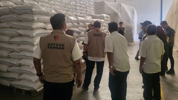 Maintain Price Stability, Police Food Task Force Watches Rice Distribution Process