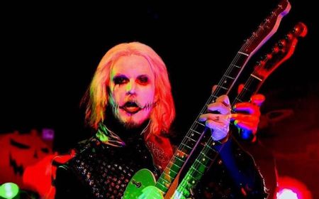 Wow! John 5 Pamer 'Senjata Perang' untuk Tur Motley Crue