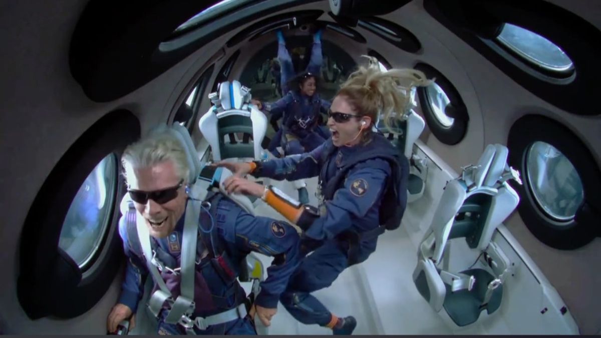 Crazy Rich Wants To Travel To Space? Virgin Galactic Sells Tickets For Only $450,000!