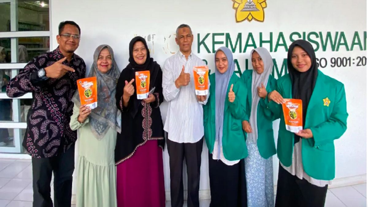 Students From Aceh Create Bilih Fish Into Innovative Snacks