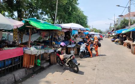 Satpol PP Belum Tertibkan PKL di Jalan Kalibaru Kemayoran karena Belum Ada Perintah dari Pimpinan