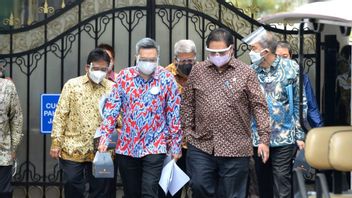 Cet Après-midi, Airlangga Vient à La Chambre Des Représentants, Rencontre Puan, Apporte La Lettre De Substitution D’Azis Syamsuddin
