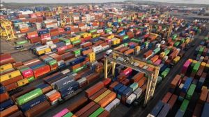 インドネシア経済2025は、スタグナシによって脅かされている、親人民政策の緊急オブザーバー