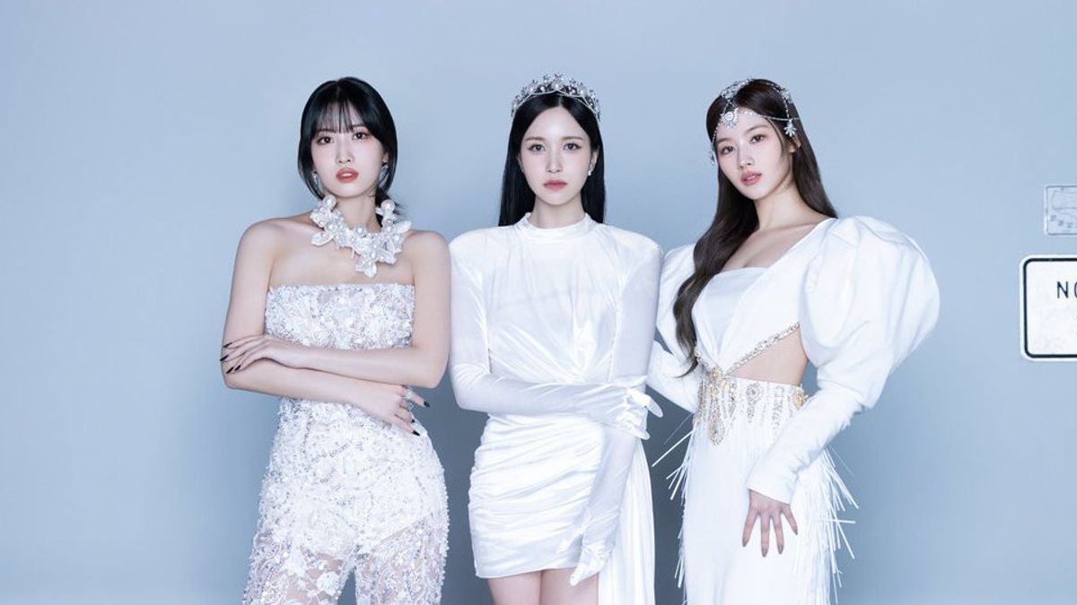 Mina, Sana, Momo Joins The MISAMO TWICE Trio