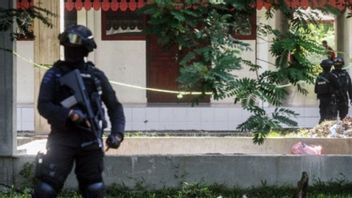 Densus 88逮捕了2名涉嫌向恐怖网络提供弹药的楠榜地区警察