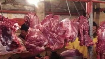قبيل العيد، ترتفع أسعار لحوم البقر في سوق سومطرة الشمالية