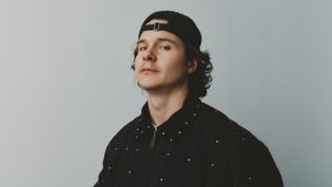 Lukas Graham Prepares Album with Celtic Root Music, Starts with New Single
