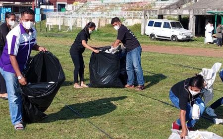 Toleransi Nyata di Ternate Ketika Pemuda Gereja Maluku Bagikan Koran Gratis Serta Jaga Keamanan Salat Id di Lapangan Gelora