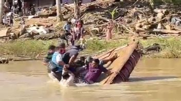 The boat of the Aceh Deputy Governor's entourage overturned while crossing the river, no casualties