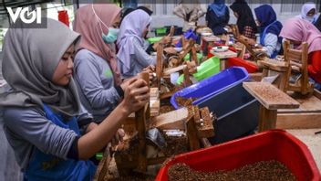 Perusahaan Rokok Legal di Pamekasan Jawa Timur Makin Bertambah, Peredaran Rokok Ilegal Berkurang