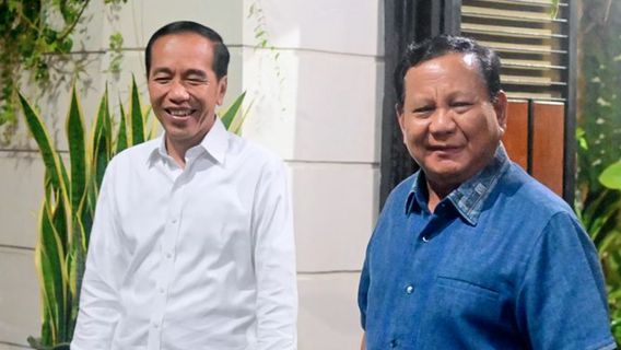 Réveillé par le PDIP, Jokowi Santap Bareng Prabowo soir dans le pays