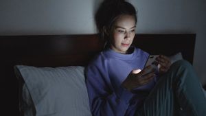 Terlalu Banyak Waktu Layar Bisa Sebabkan <i>Brain Rot</i>, Bagaimana Bisa?