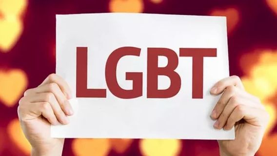 自斋月以来，居民在Tambora租房中搜查了同性伴侣