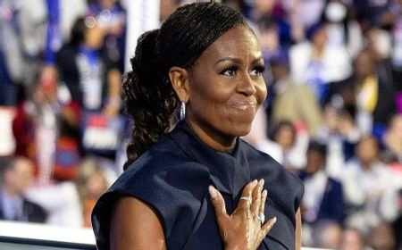 Michelle Obama, Harris, dan Trump Kampanye di Michigan