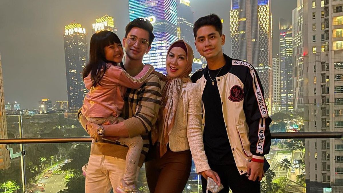 Lebaran, Venna Melinda Brings Mothers And Children To Japan For A Holiday