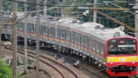 Buat yang <i>Ngeluh</i> Commuter Line Mulai Padat, Faktanya Memang November Puncak Penumpang