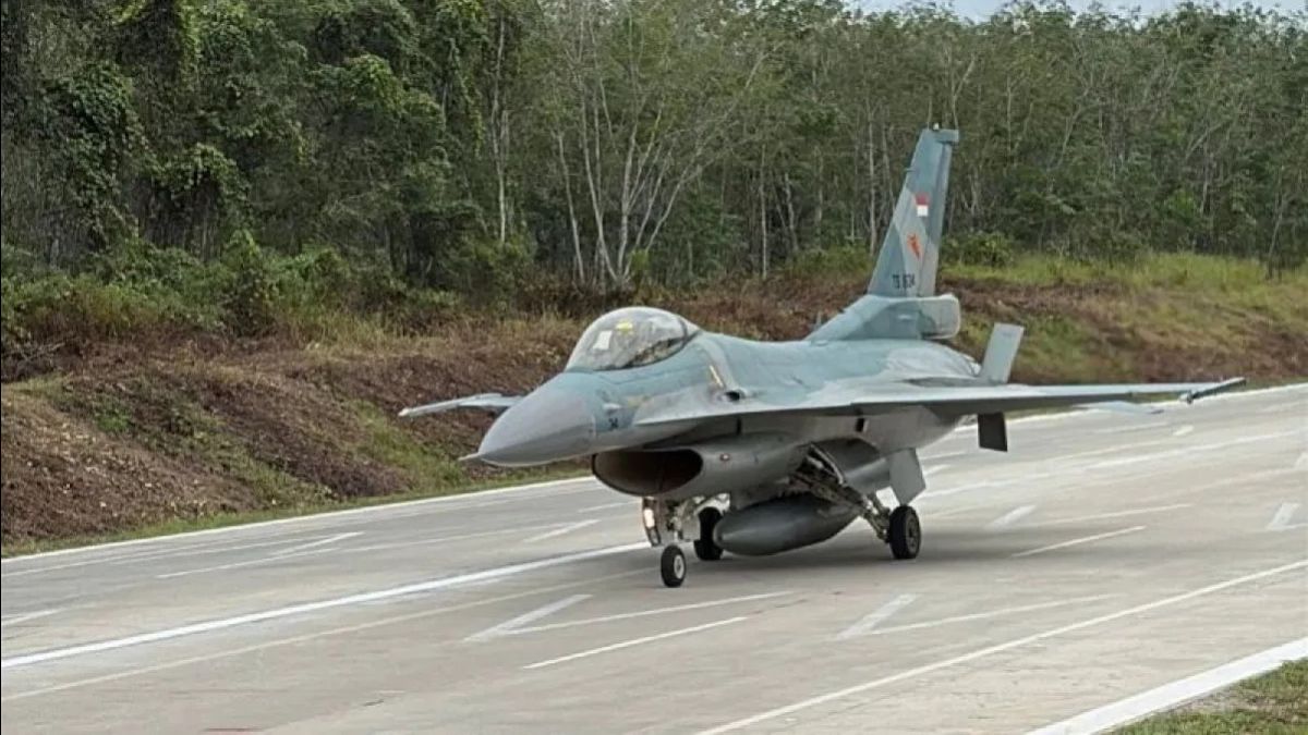 Jet Tempur F-16 Mendarat di Tol Trans Sumatera, Menko AHY Sebut Infrastruktur RI Dekati Standar Negara Maju 