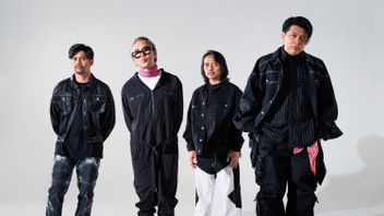Song All Kan Answered Show GIGI Musical Direction On Album Next