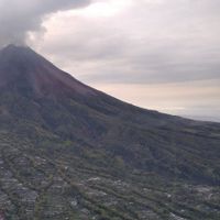 Longsoran Baru Banyak Ditemukan di Puncak Merapi