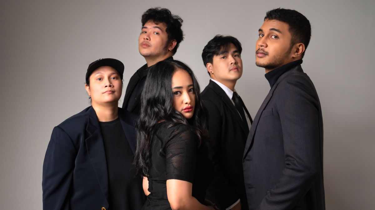 Calliope Balut The Story Of Love Endows In Urban Pop Arantement