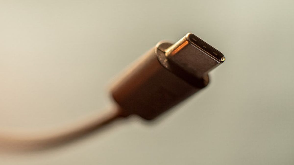 合法！欧盟要求所有新 IPhone 从 2024 年 12 月起必须使用 USB-C 充电器
