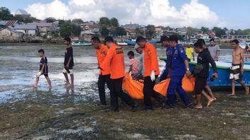 Basarnas Kupang Evakuasi Warga Jerman Meninggal di Pantai Namosain