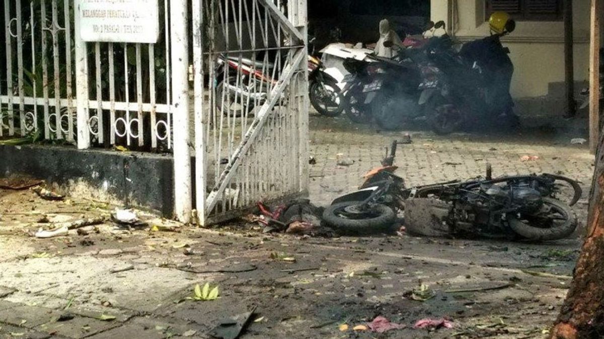 Retracer Le Cerveau De L’attentat Suicide Devant L’église De La Cathédrale De Makassar