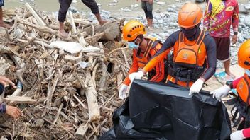 搜救队在马诺夸里疏散两具矿工尸体