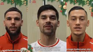 Wearing The National Team's Jersey, Calvin Verdok, Jay Idzez To Sandy Walsh Welcoming Christmas