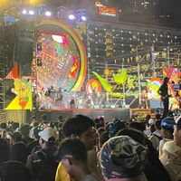 Panggung Megah dan Pertunjukan Musik Meriahkan Malam Tahun Baru 2026 di Bundaran HI