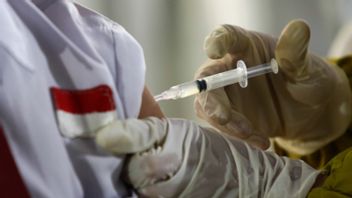  تطعيم الطلاب في جنوب غرب سومطرة بطيء لأن هناك طلاب رفض