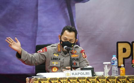 Kapolri Minta Terapkan Pendekatan Adat Istiadat Ajak Warga Papua Barat Karantina di Isoter 