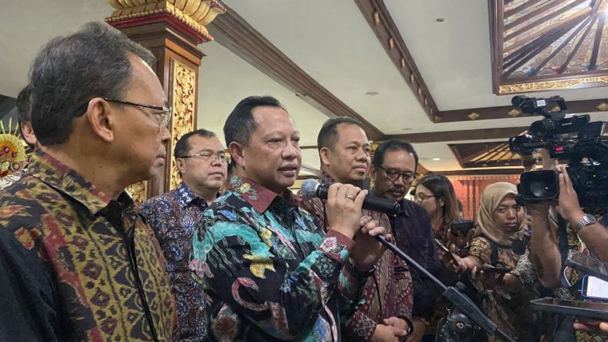 The Minister Of Home Affairs Does Not Give Permission To The Acting Governor Of Bali To Create A New Policy