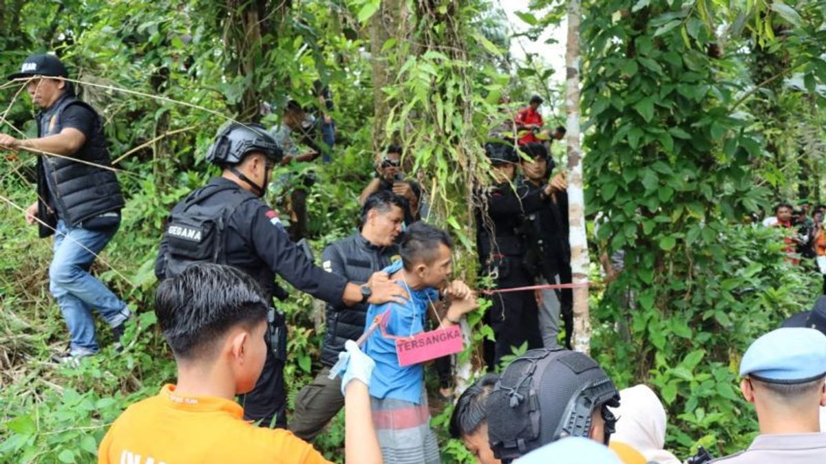 Polisi Reka Ulang Kasus Pembunuhan Penjual Gorengan di Padang Pariaman