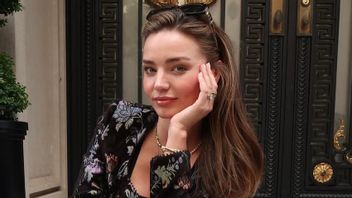 Miranda Kerr Makan Malam Jam 16.30 Tuai Pro Kontra, Ini Penjelasan Ahli