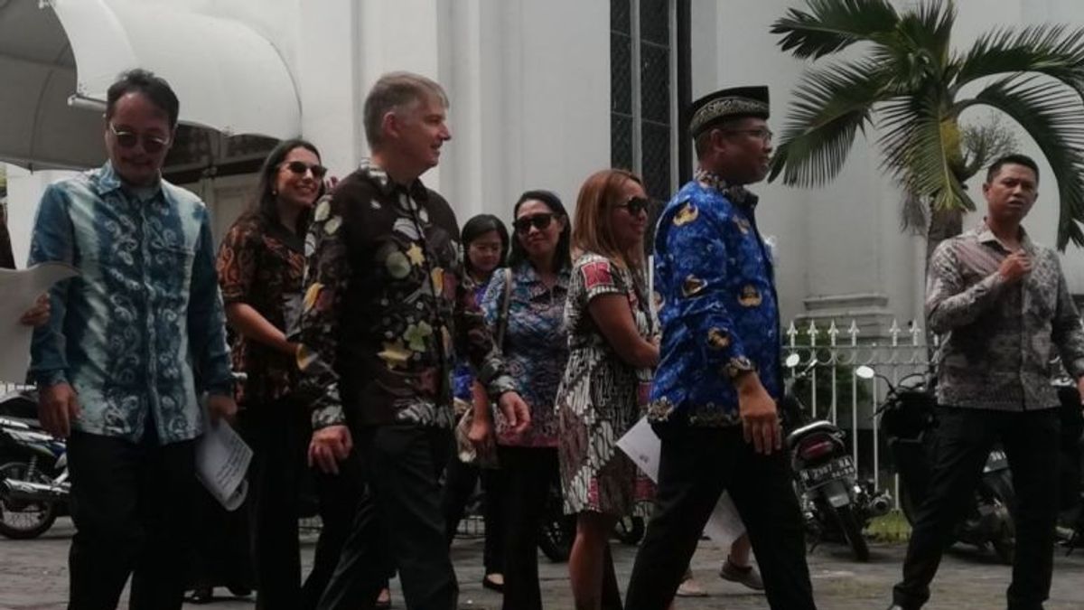 Semarang City Government-British Ambassador Expand Public Transportation Cooperation