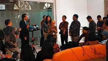 Presidential Spokesman Admits Missing Interviews, Journalists: I Also Miss Bang Fadjroel's Reply Chat