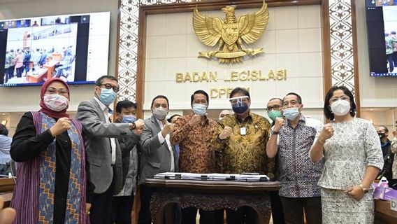 Formappi: Pengesahan RUU Cipta Kerja Terburu-buru untuk Siapa?