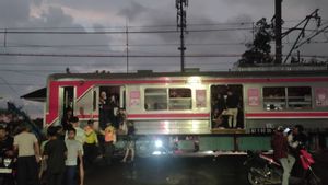 ドゥリ・タンゲランのKRL乗客の証言が突然停止し、爆発音が聞こえる